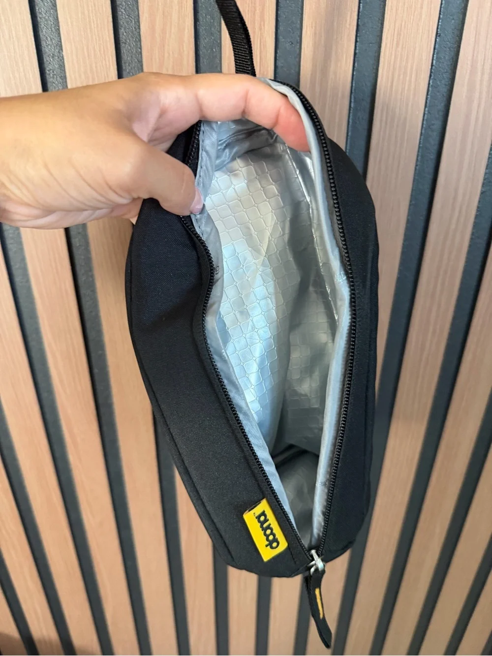 Doona Diaper Clip in Traveling Bag